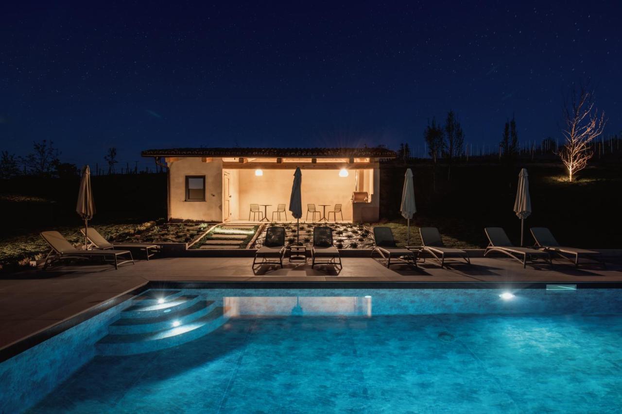Вилла Relais Chiarene Новелло Экстерьер фото
